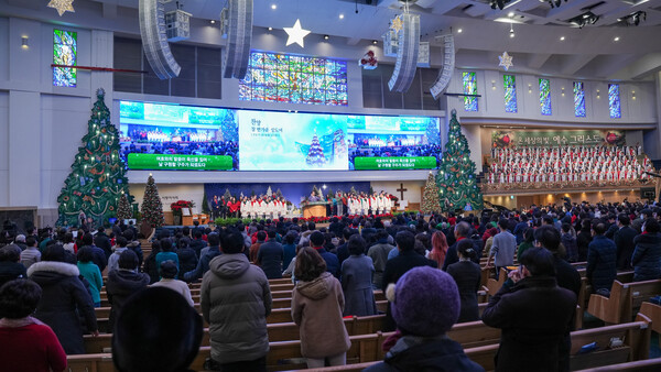 ▲사랑의교회(오정현 목사)는 성탄절인 25일 세 차례 ‘성탄축하 온가족연합예배’를 드렸다. ⓒ사랑의교회