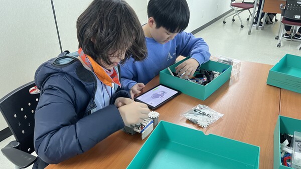 ▲시립서울청소년센터(관장 정진문)는 한국외국어대학교가 함께하는 “서울청소년동행캠프”를 진행했다.
